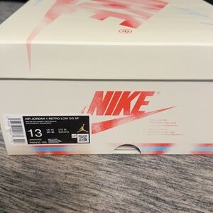 Jordan 1 low Tropy Room size 13